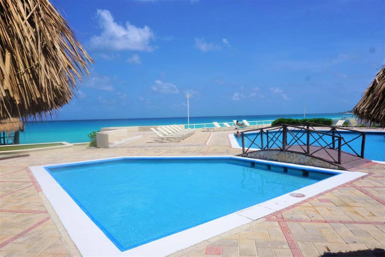 Brisas Beachfront Penthouses Cancun Bagian luar foto