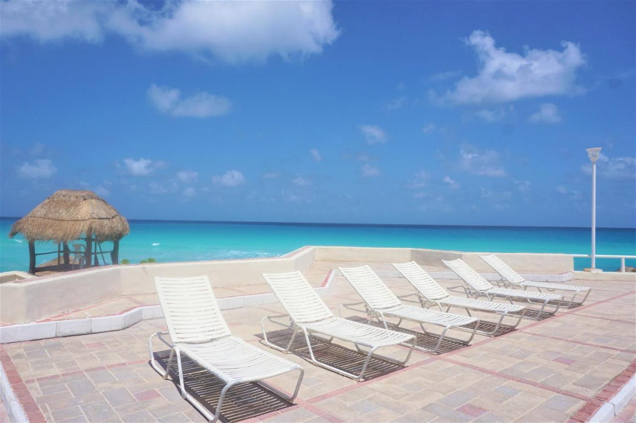 Brisas Beachfront Penthouses Cancun Bagian luar foto