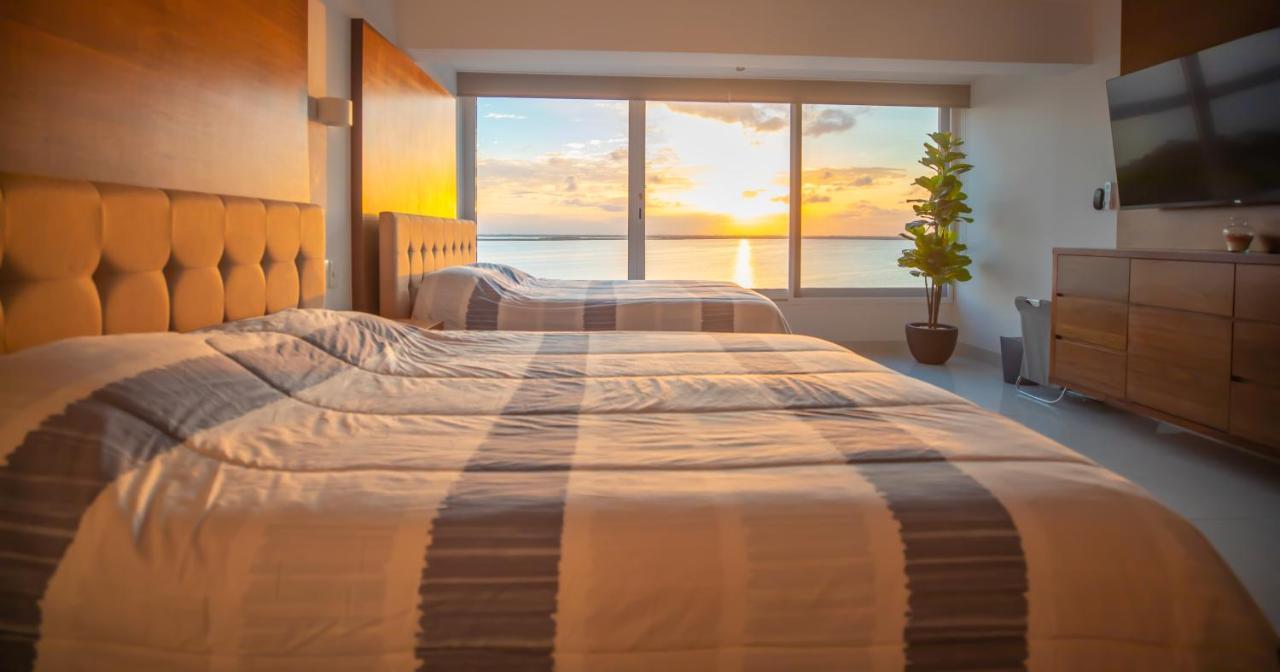 Brisas Beachfront Penthouses Cancun Bagian luar foto