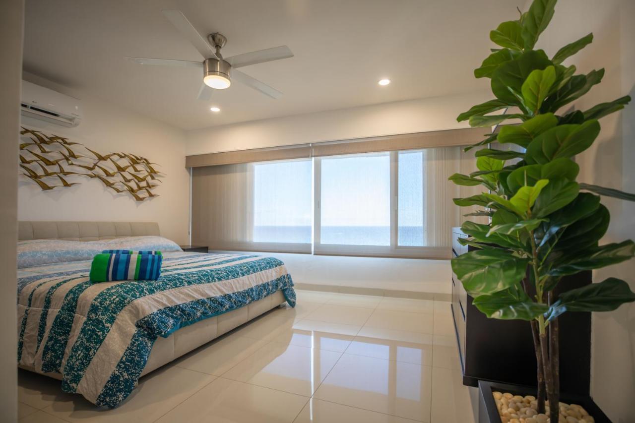 Brisas Beachfront Penthouses Cancun Bagian luar foto